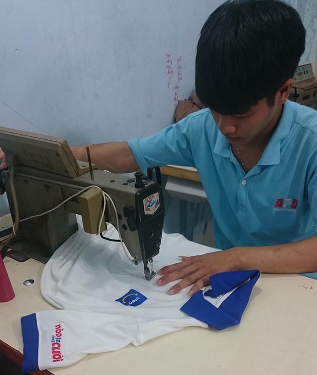 mẫu may áo thun đồng phục viễn thông vnpt sản xuất trực tiếp nhà xưởng